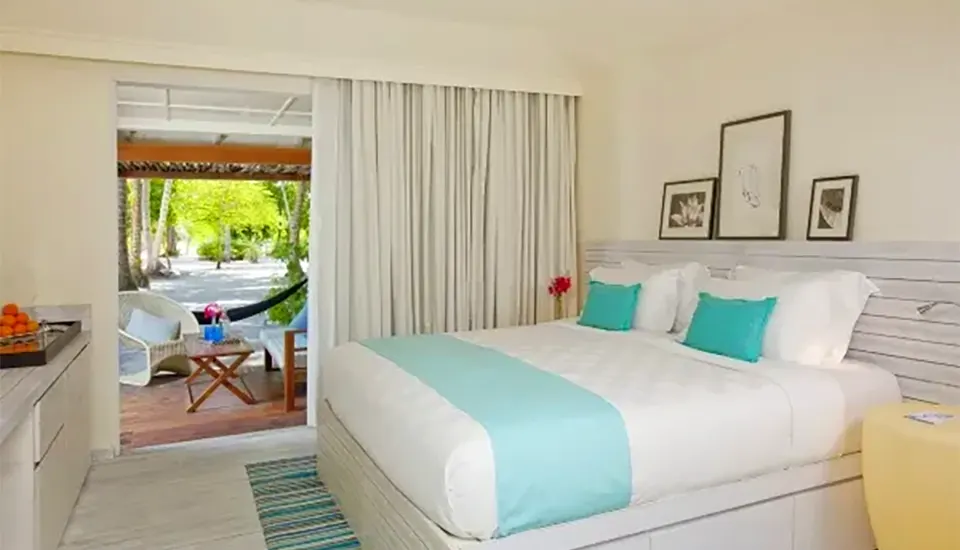 هتل هالیدی این ریزورت کاندوما مالدیو